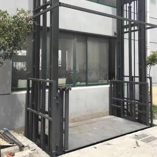 十月田镇5吨室外升降货梯